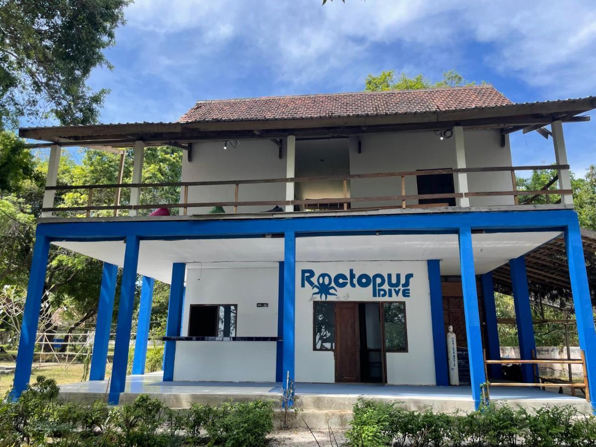 Blue Emocean Dive Resort Moyo Island Exterior photo