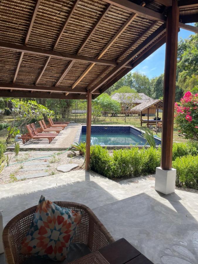 Blue Emocean Dive Resort Moyo Island Exterior photo